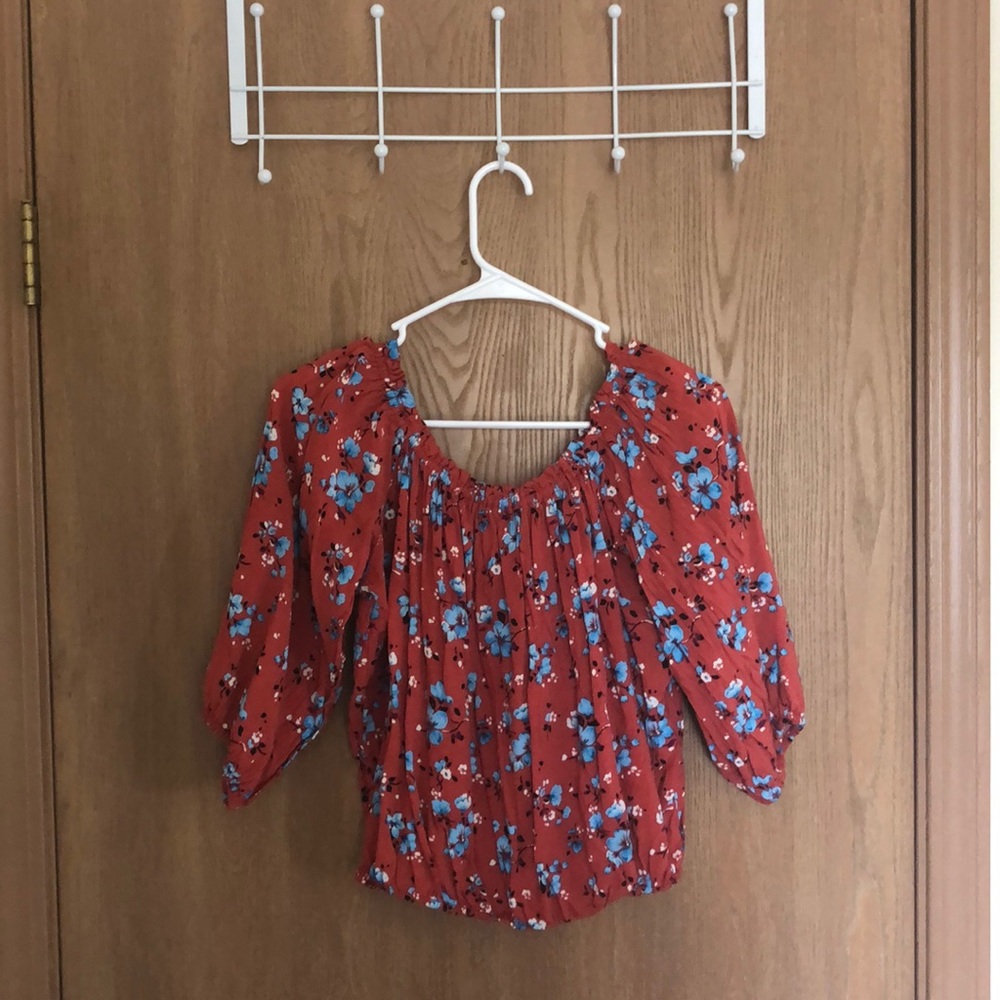 Red & Blue Floral Off-The-Shoulder Blouse☺️
